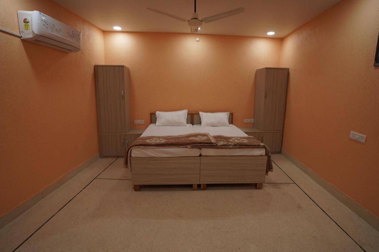 Abhayam Ashram Hotell Rishīkesh Exteriör bild