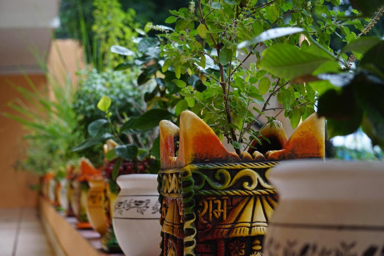 Abhayam Ashram Hotell Rishīkesh Exteriör bild