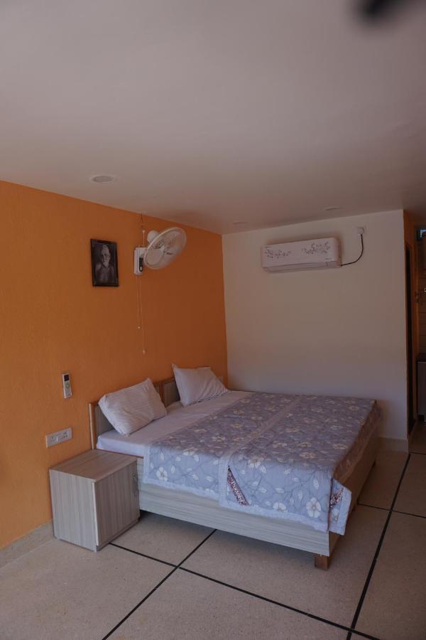 Abhayam Ashram Hotell Rishīkesh Exteriör bild