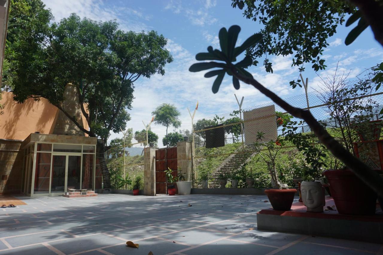 Abhayam Ashram Hotell Rishīkesh Exteriör bild