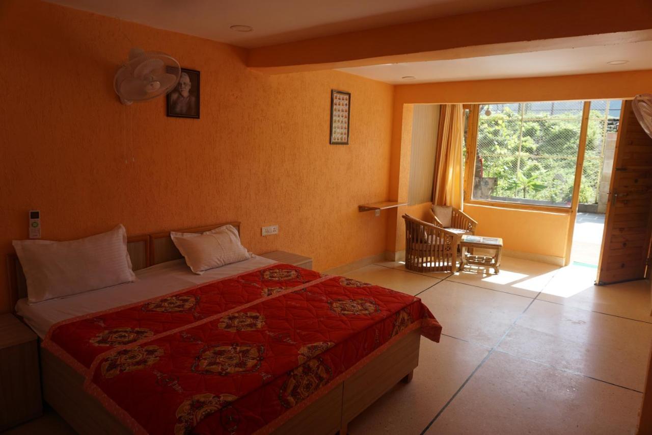 Abhayam Ashram Hotell Rishīkesh Exteriör bild
