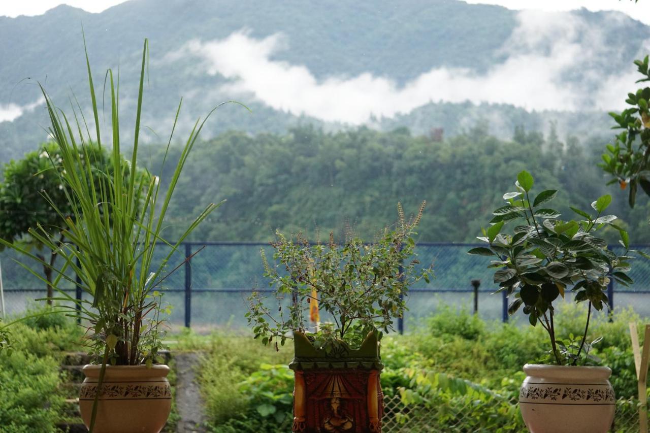 Abhayam Ashram Hotell Rishīkesh Exteriör bild